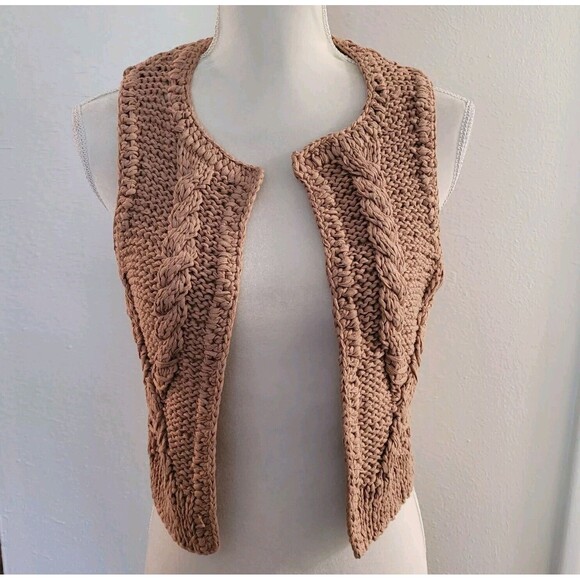 Gap Sweaters - GAP Chunky Knit Sleeveless Open Cardigan Womens Size Small Handknit Camel EUC